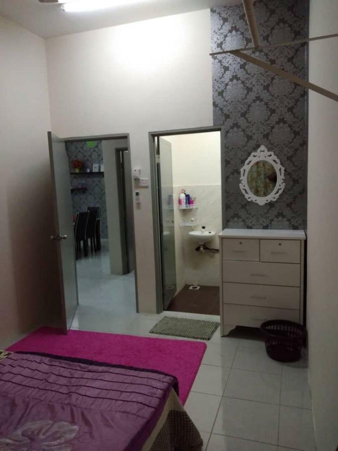 Zah'Ra Homestay Kuala Lipis Exterior foto